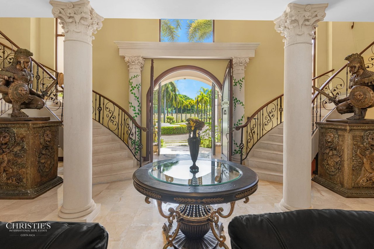 Hermosa Villa Beachfront Estate
