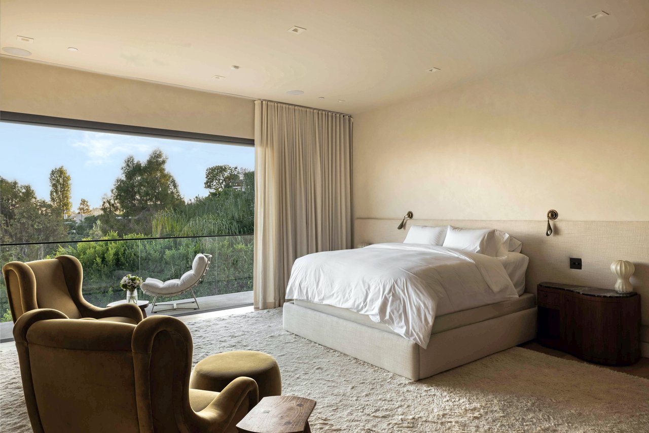 815 N Tigertail Rd, Brentwood 