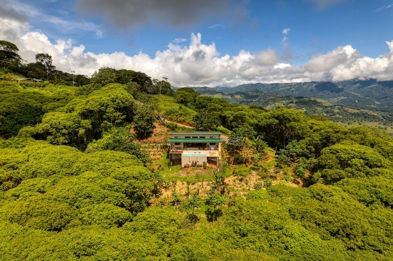 NEW PRIVATE MOUNTAIN HOME WITH OCEAN VIEWS ABOVE LAGUNAS