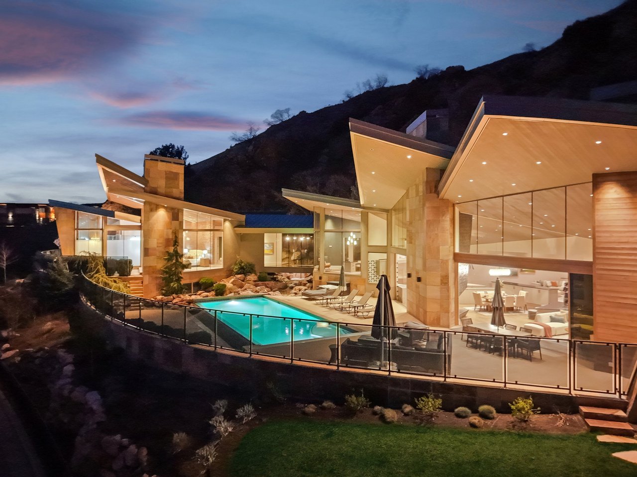 4141 E Canyon Estate Dr