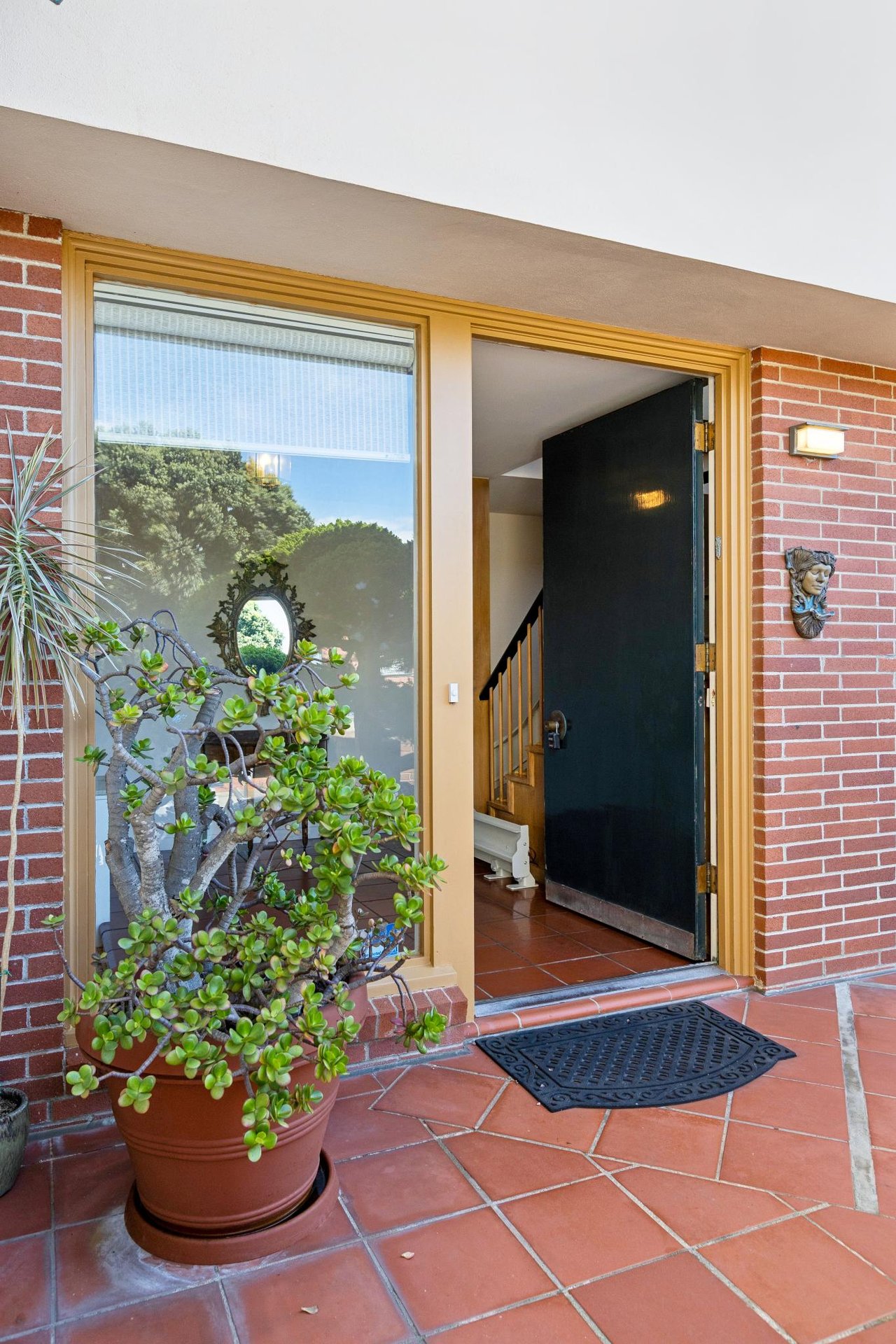 201 Sea Cliff Avenue