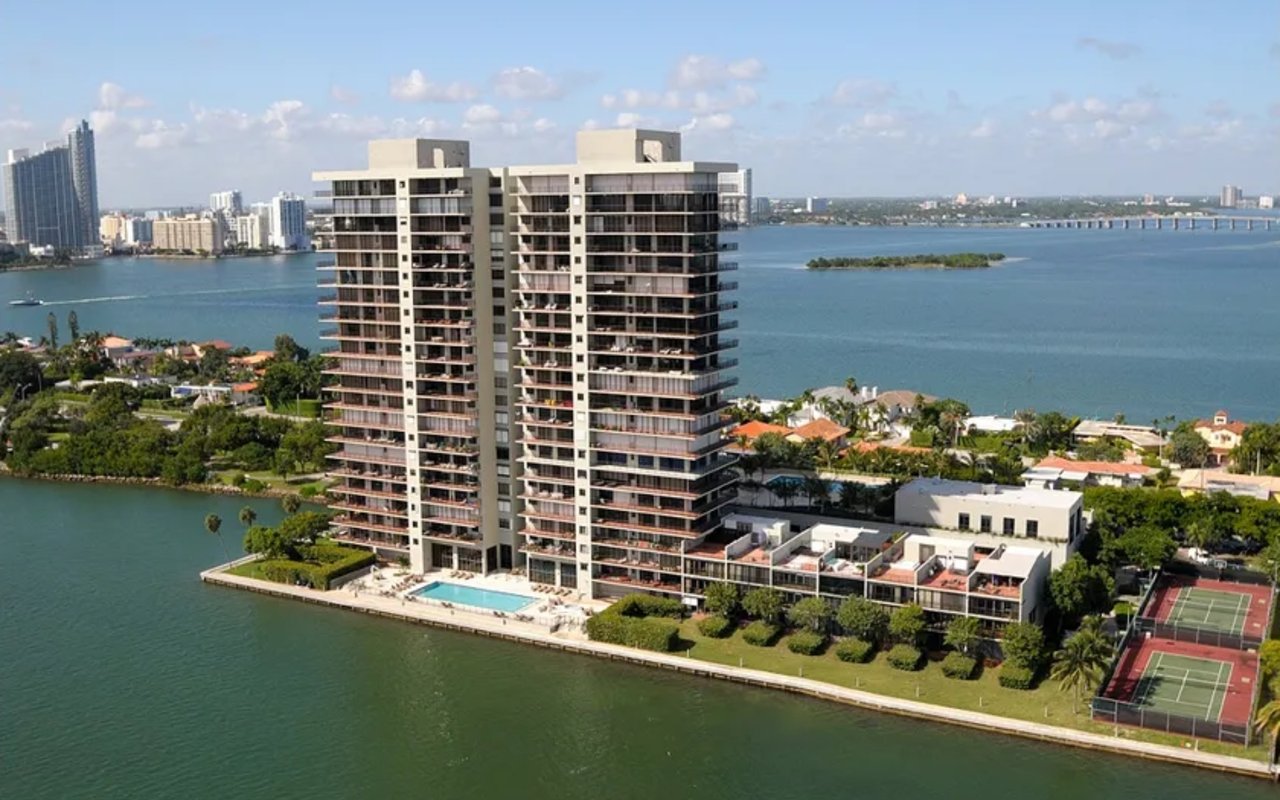 1000 Venetian Way