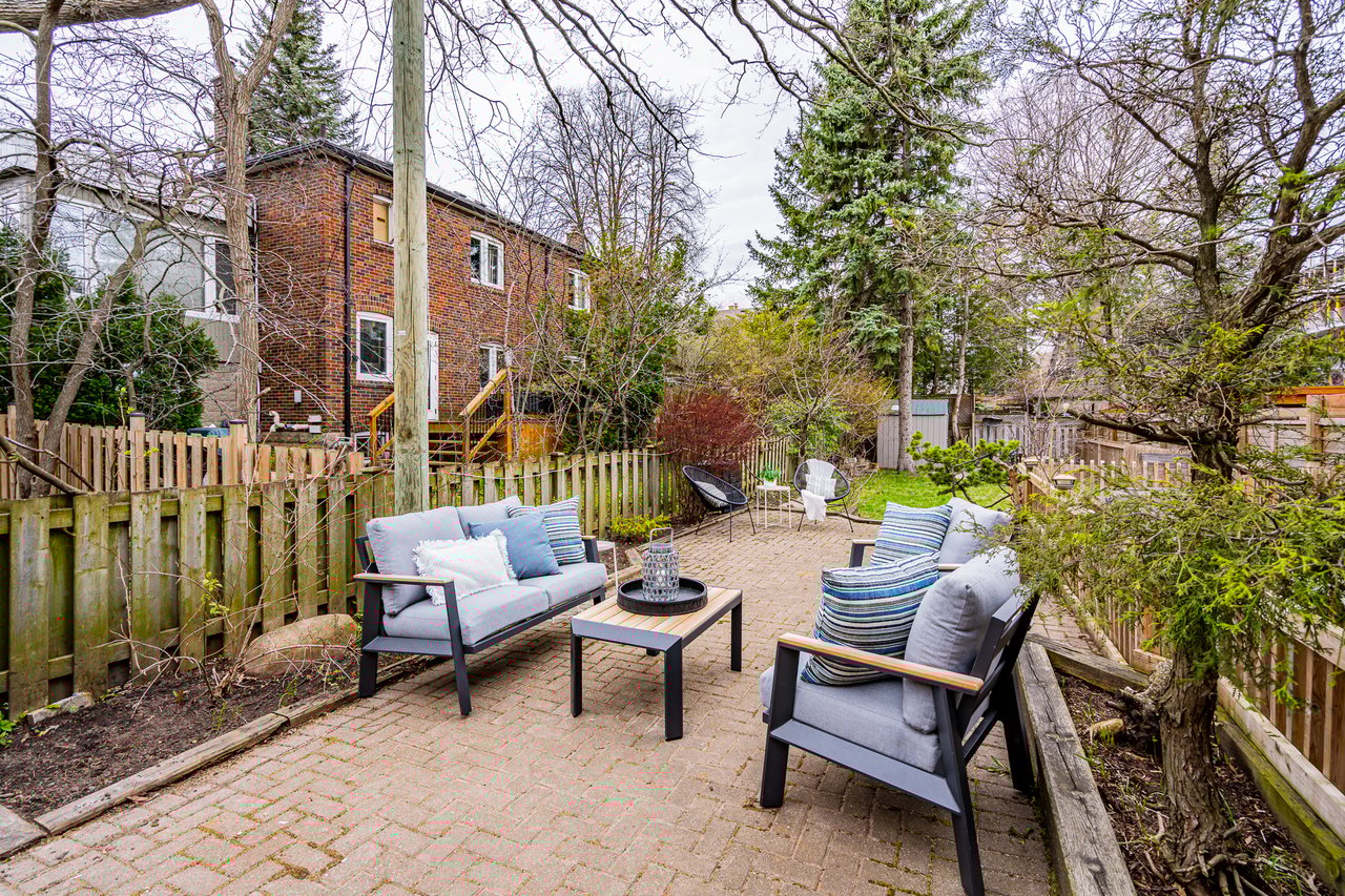 608 Soudan Ave
