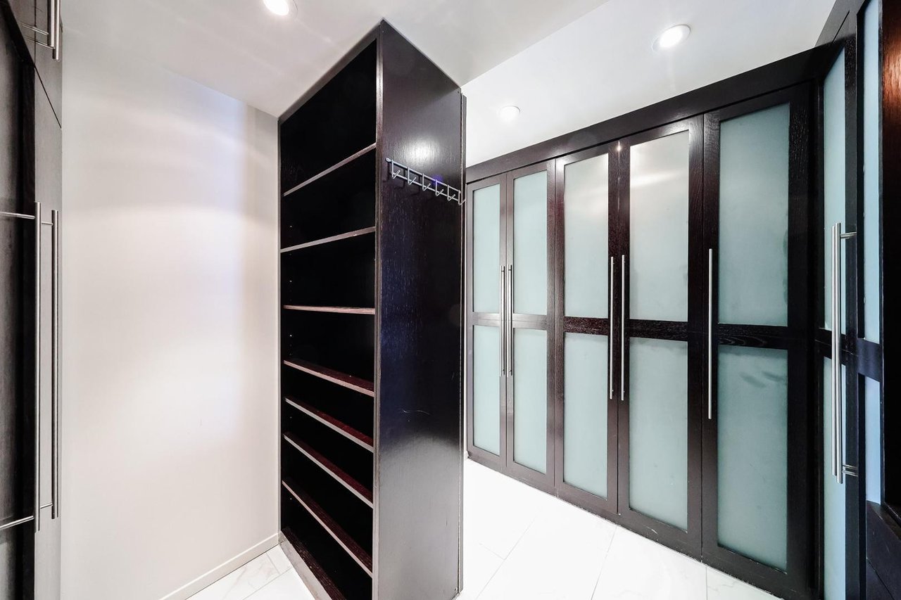 7157 E Rancho Vista Dr, #3006