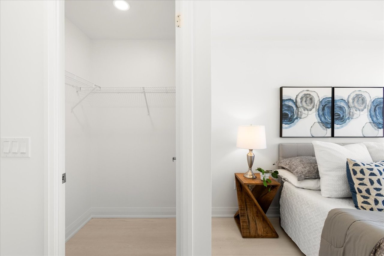 #1009-10 Gibbs Road 