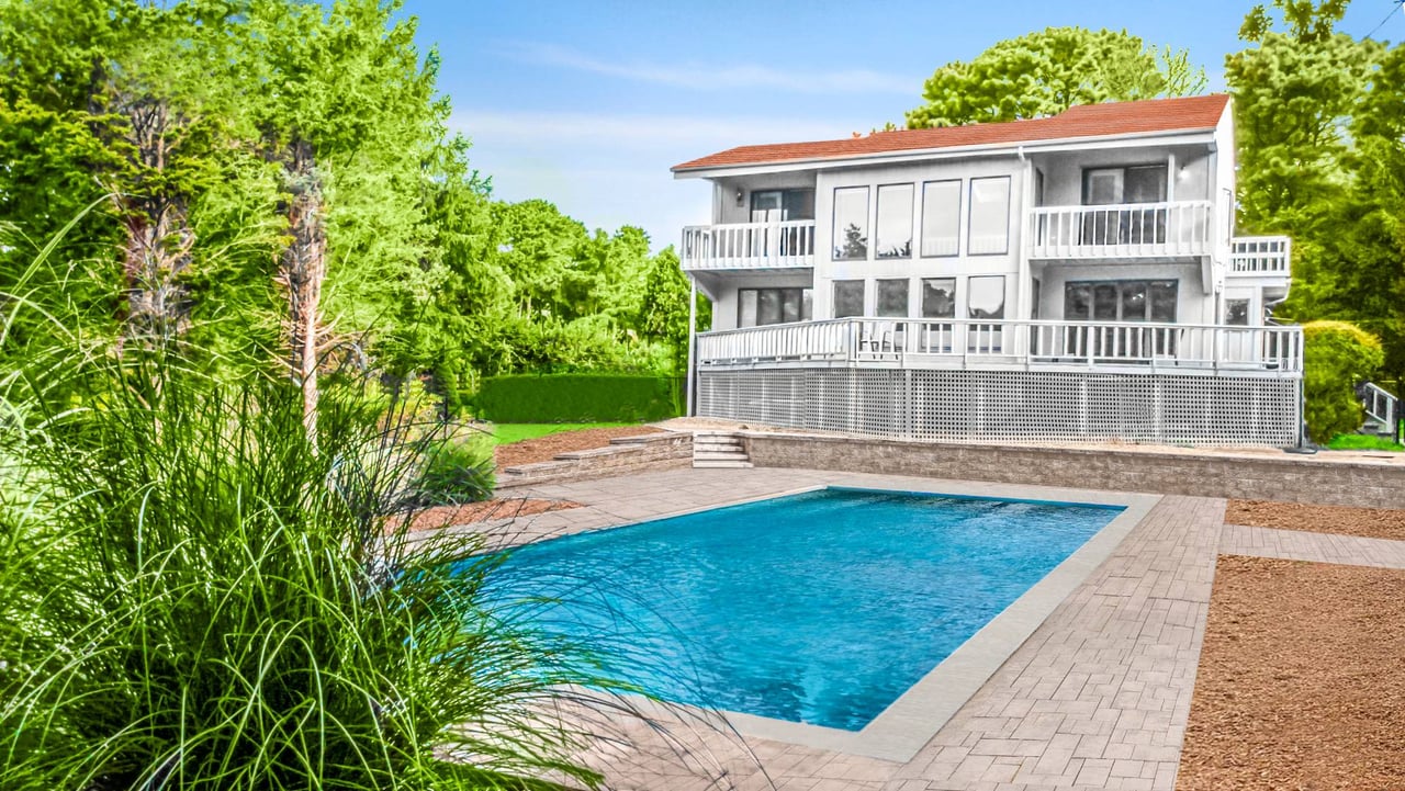 3 Upland Dr