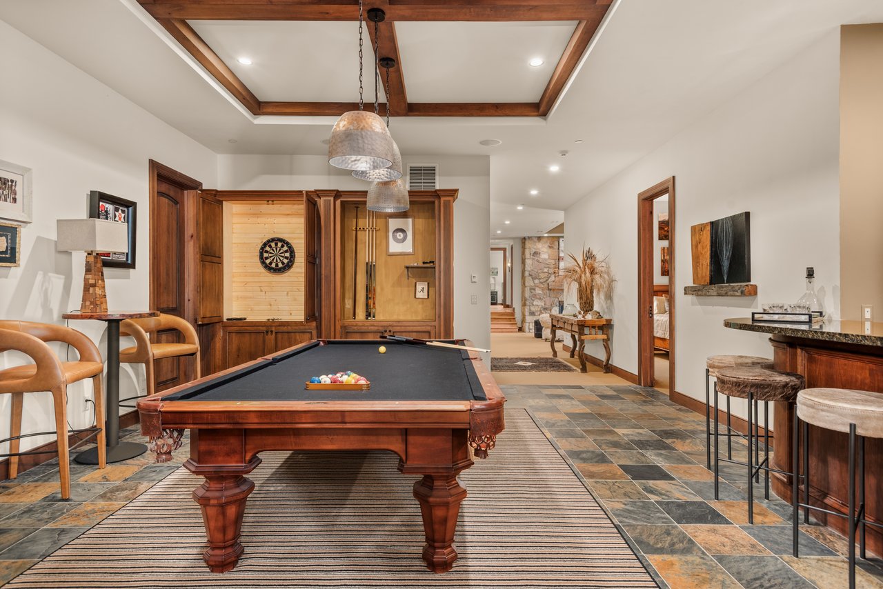 863 Hunter Creek