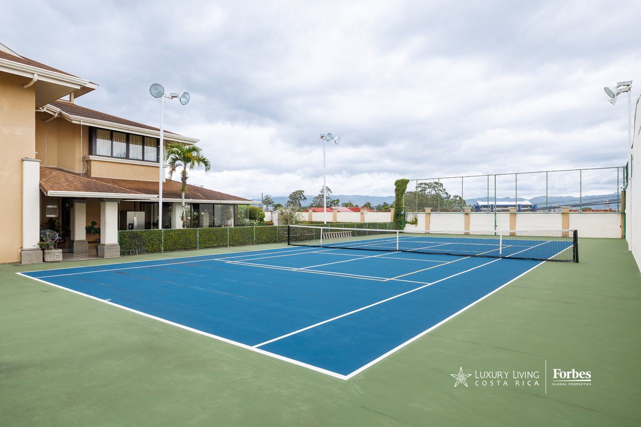 21560 - Casa Grand Court | Residence with Tennis Court in Moravia