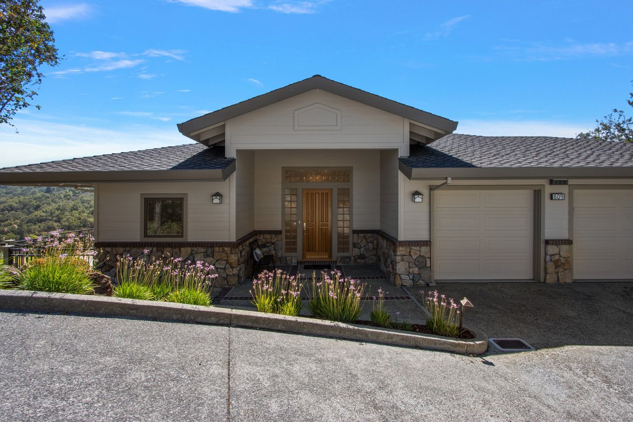 809 Mountain View Dr