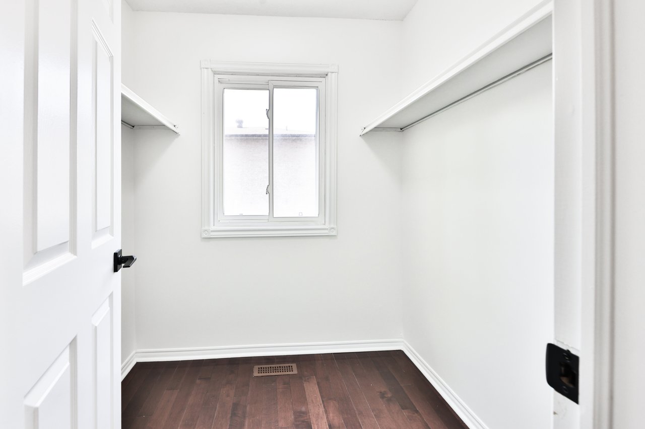 2-4635 Regents Terrace, Mississauga