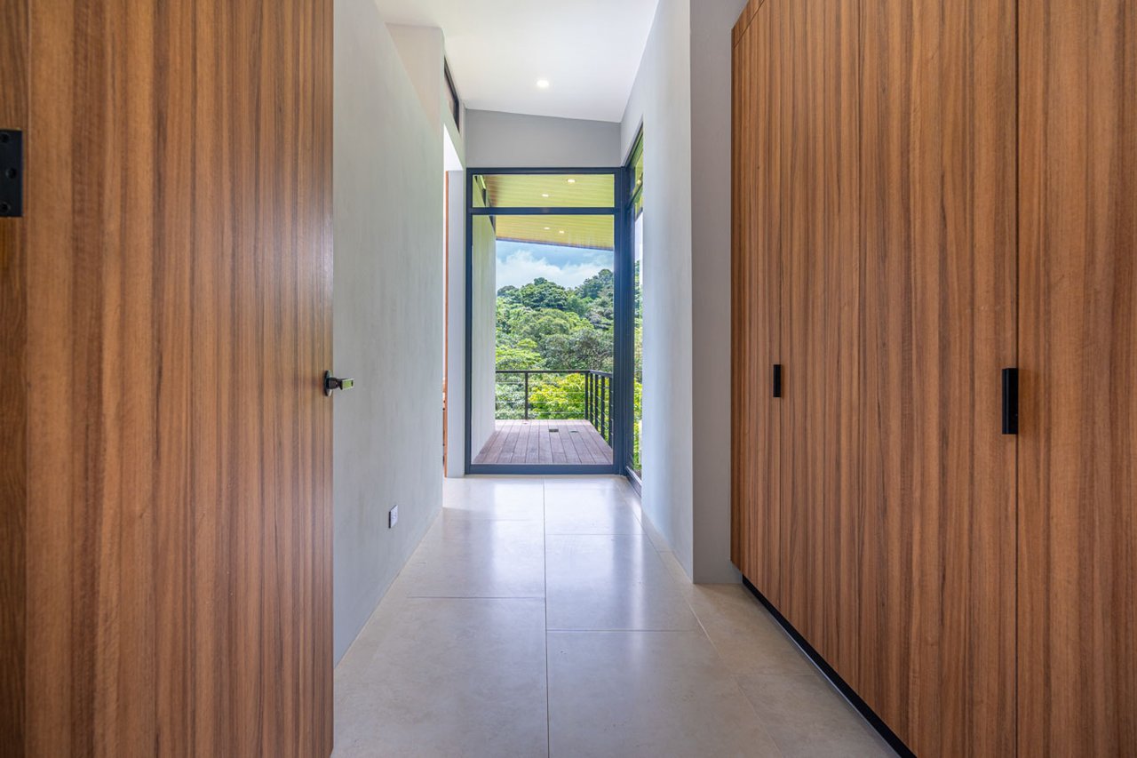 Ojochal Modern Jungle Home with Infinity Pool & Mountain Views