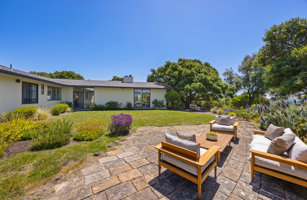 Rare 1+ Acre Dream Site