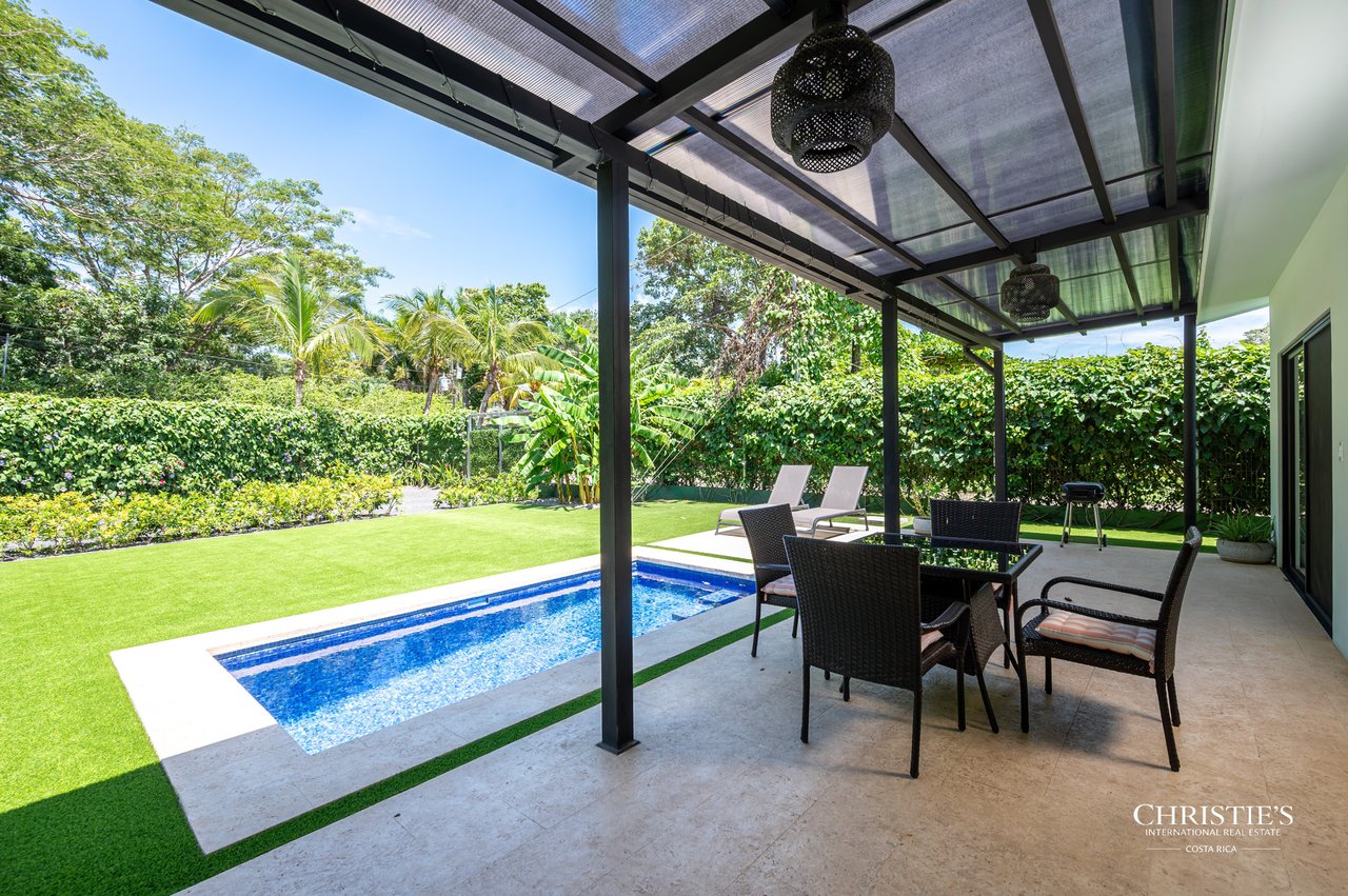 Casa Rosa | A Seaside Escape with a detached Casita in Playa Avellanas