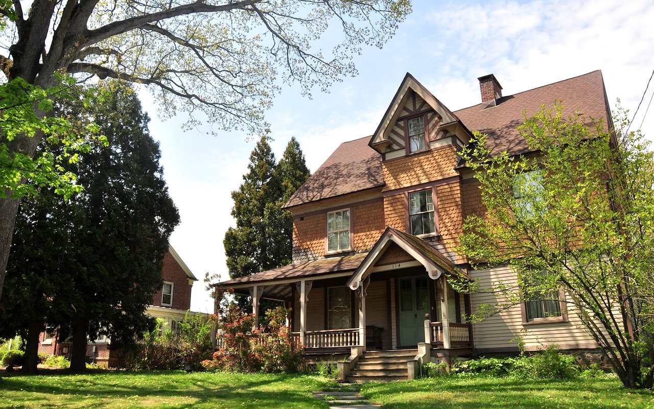 Simple Ways to Add Curb Appeal to Your Home