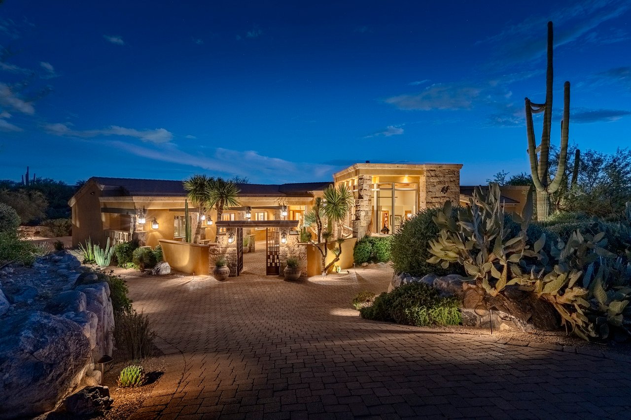 2143 E Desert Garden Drive