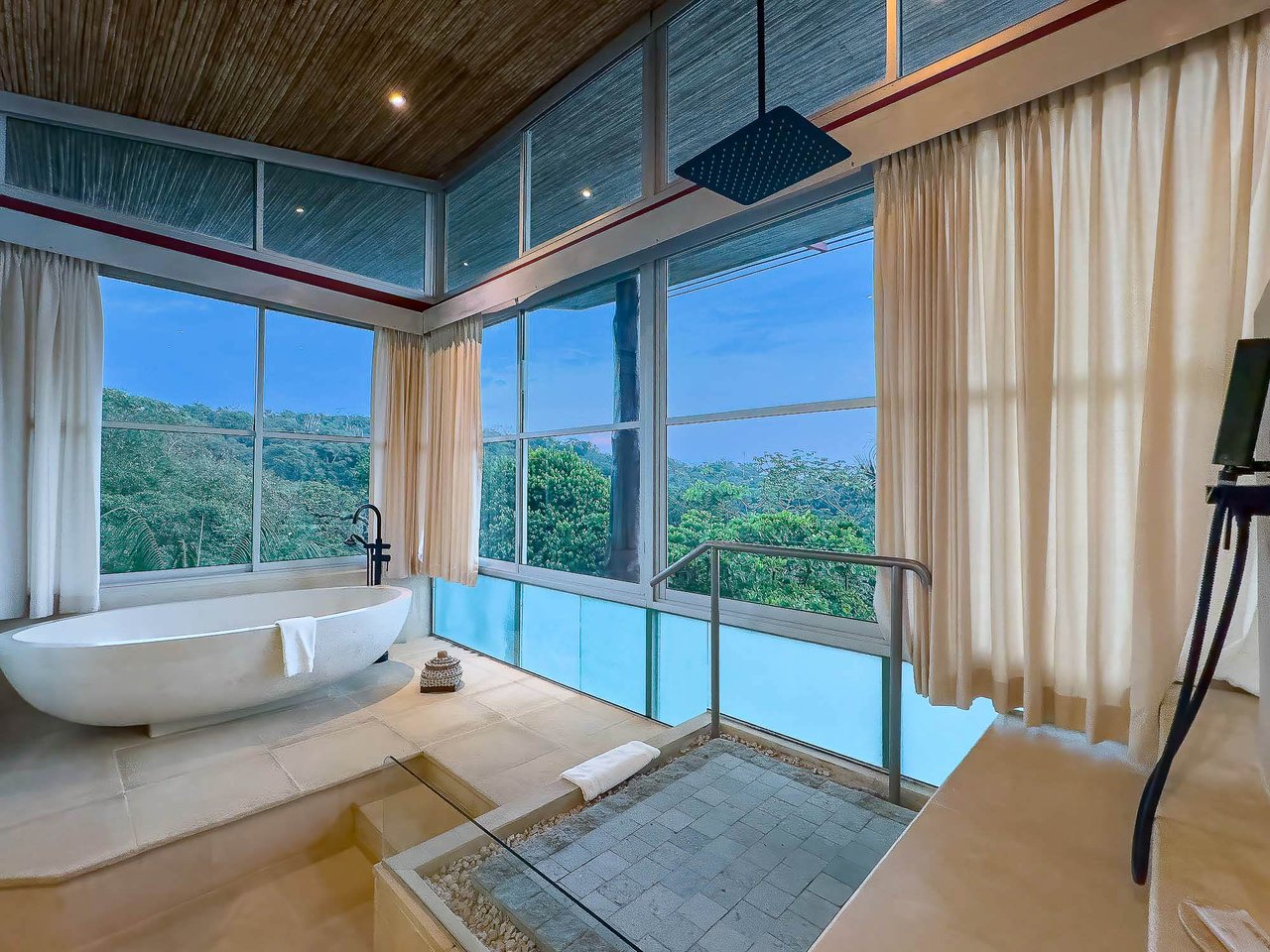 Casa Fantastica Luxury Mountain and Ocean View Villa