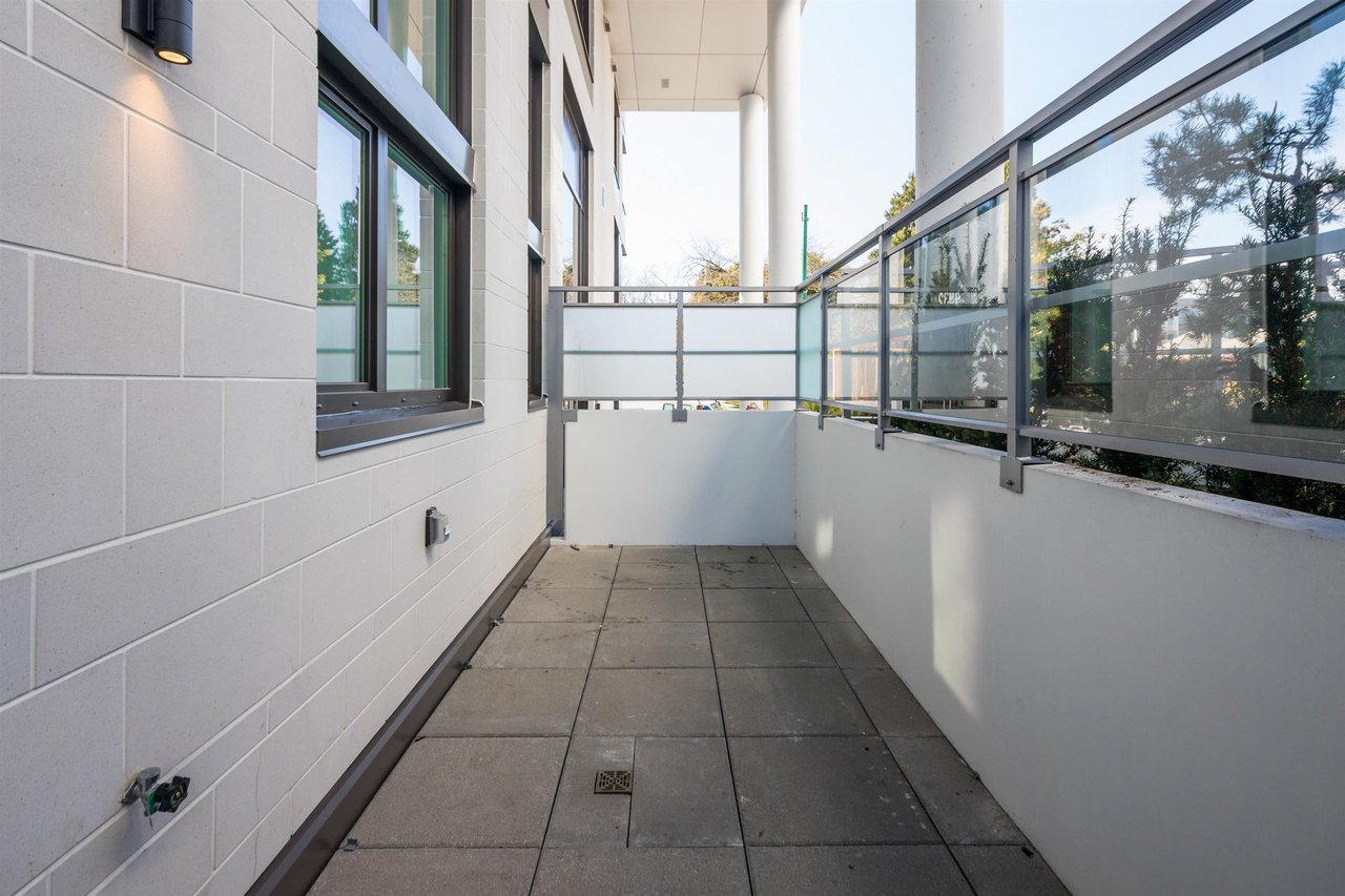 4932 Cambie St, #101