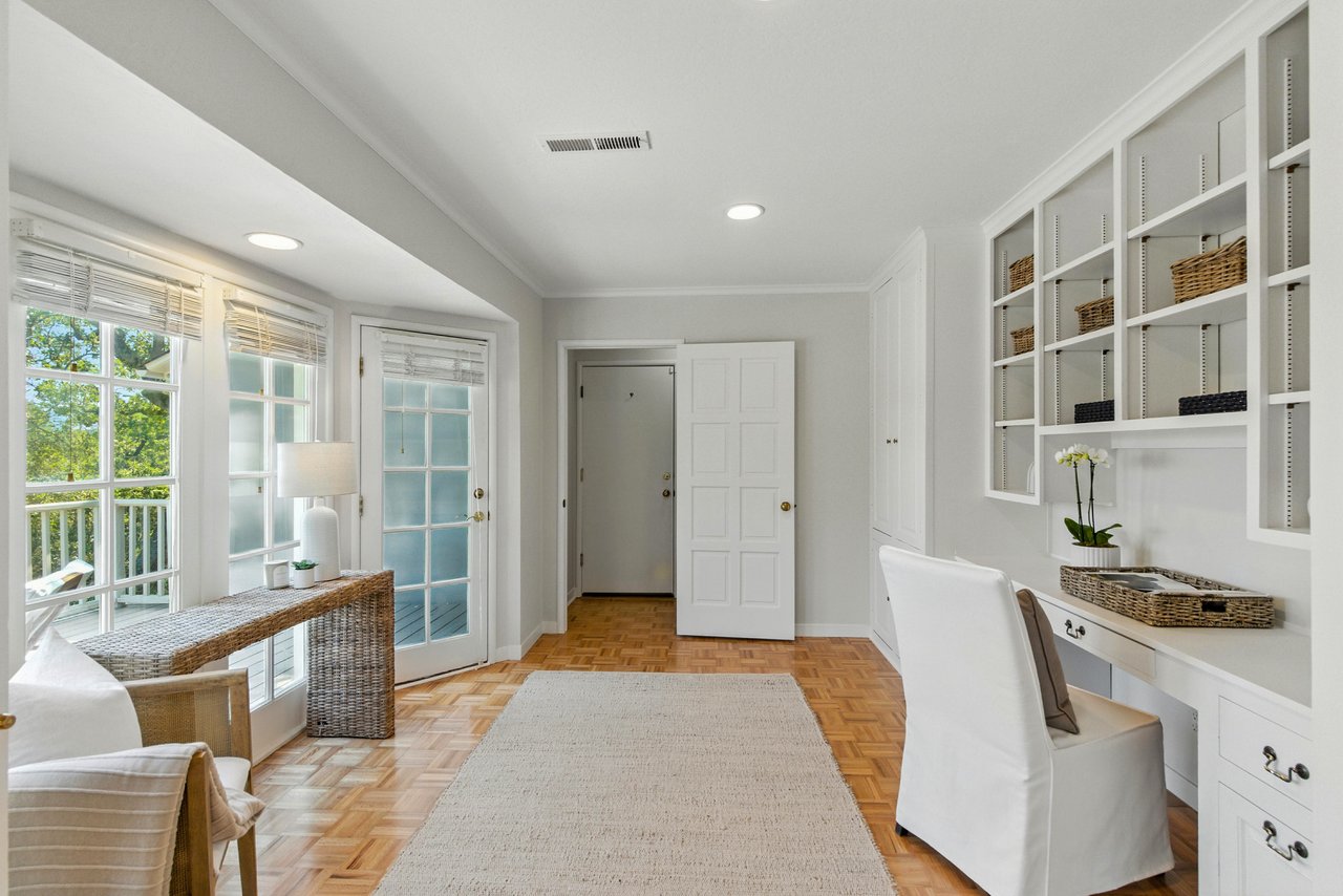4 La Campana Rd