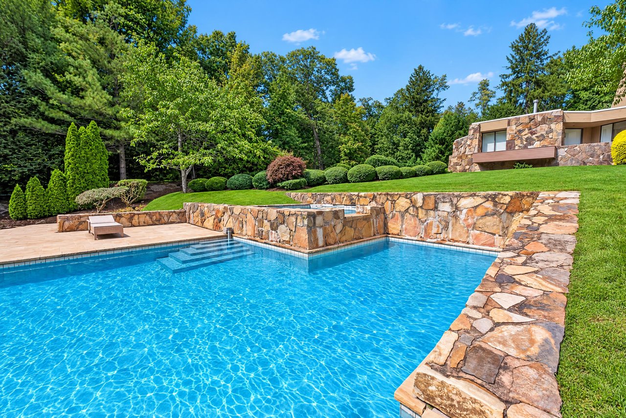 15 Horseshoe Road (Long Island)