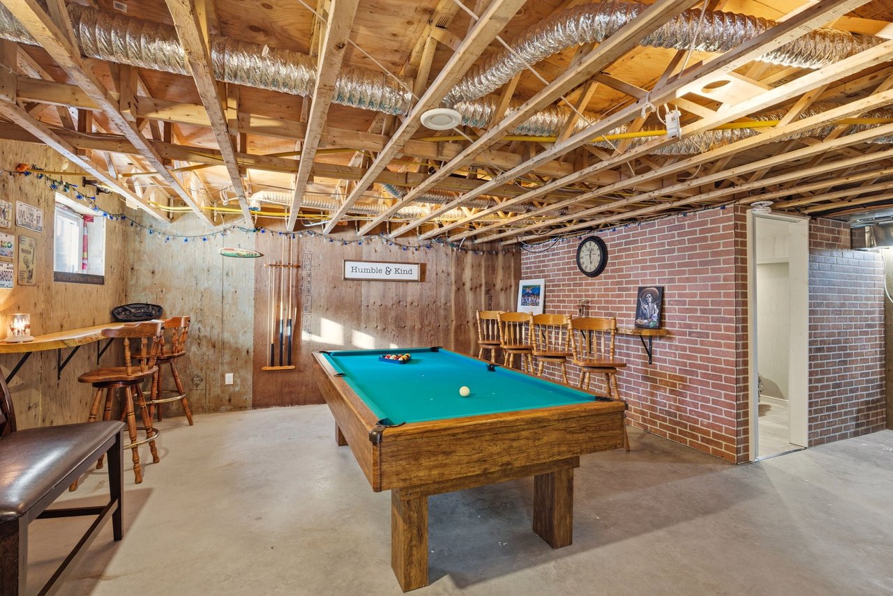 126 CHAPMAN Drive SE