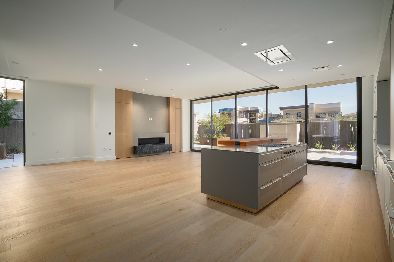 5000 N CAMELBACK RIDGE Drive, 108