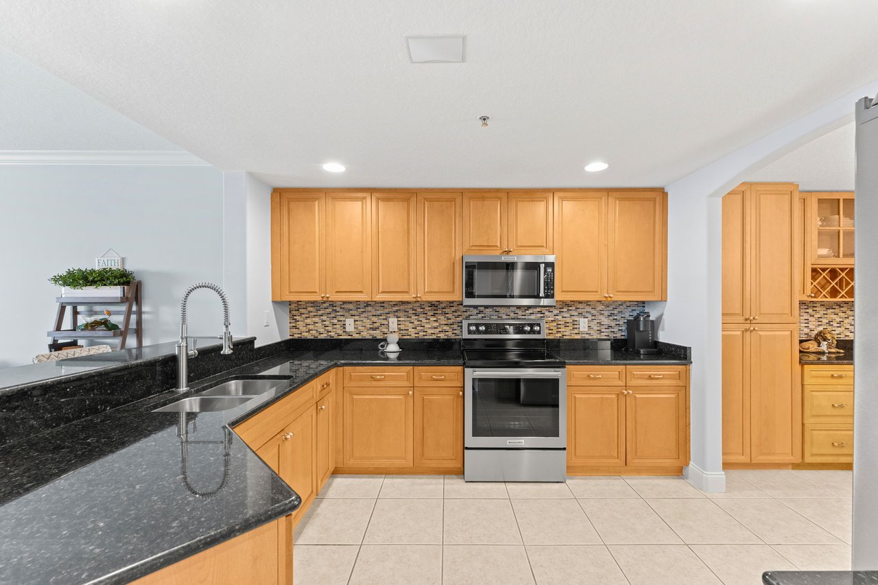 225 N Atlantic Avenue, 303
