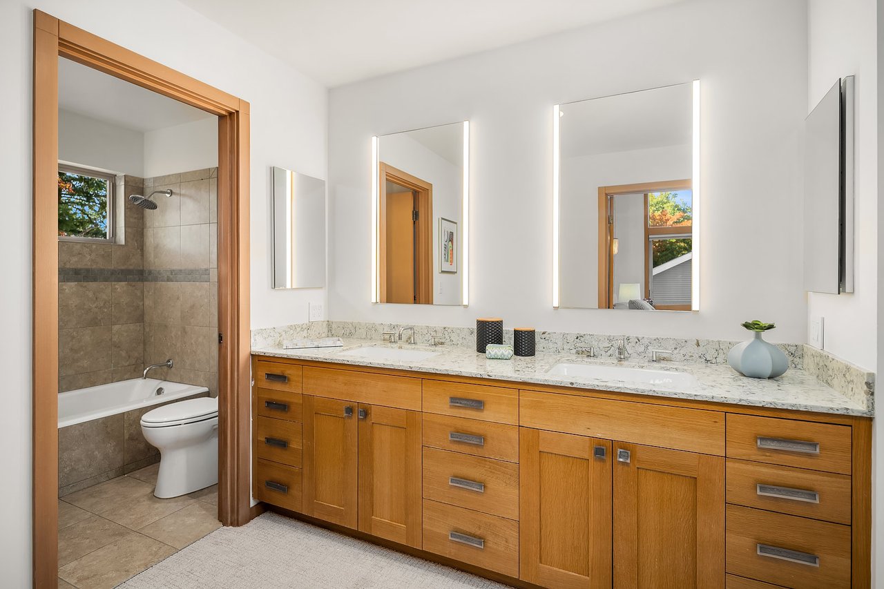 10245 Marine View Drive SW