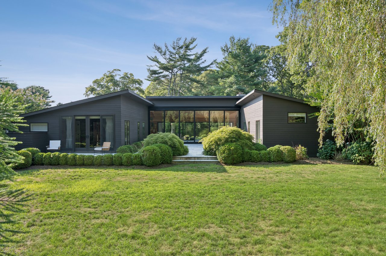 228 Town Lane