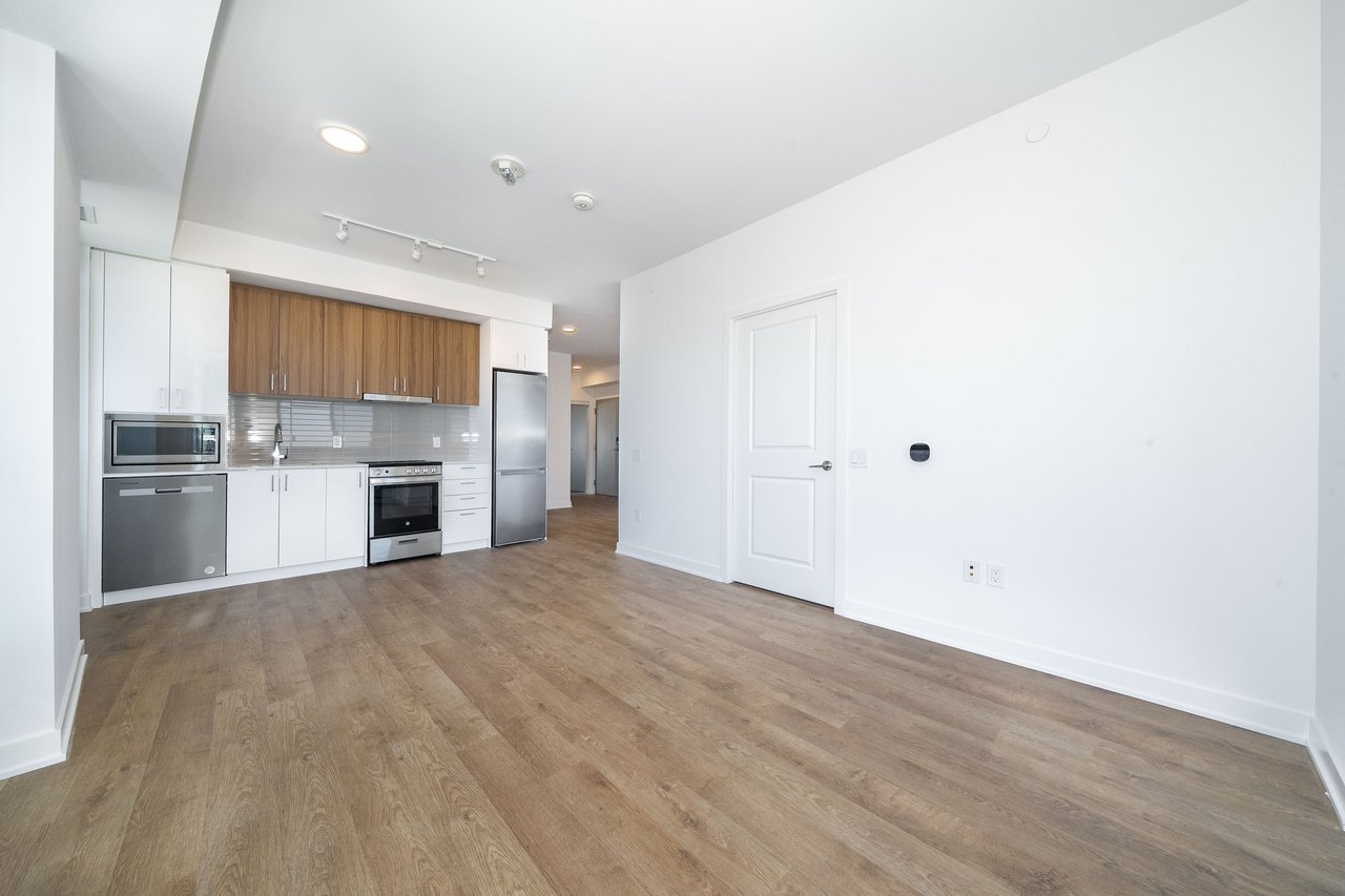 30 Upper Mall Way, A2205