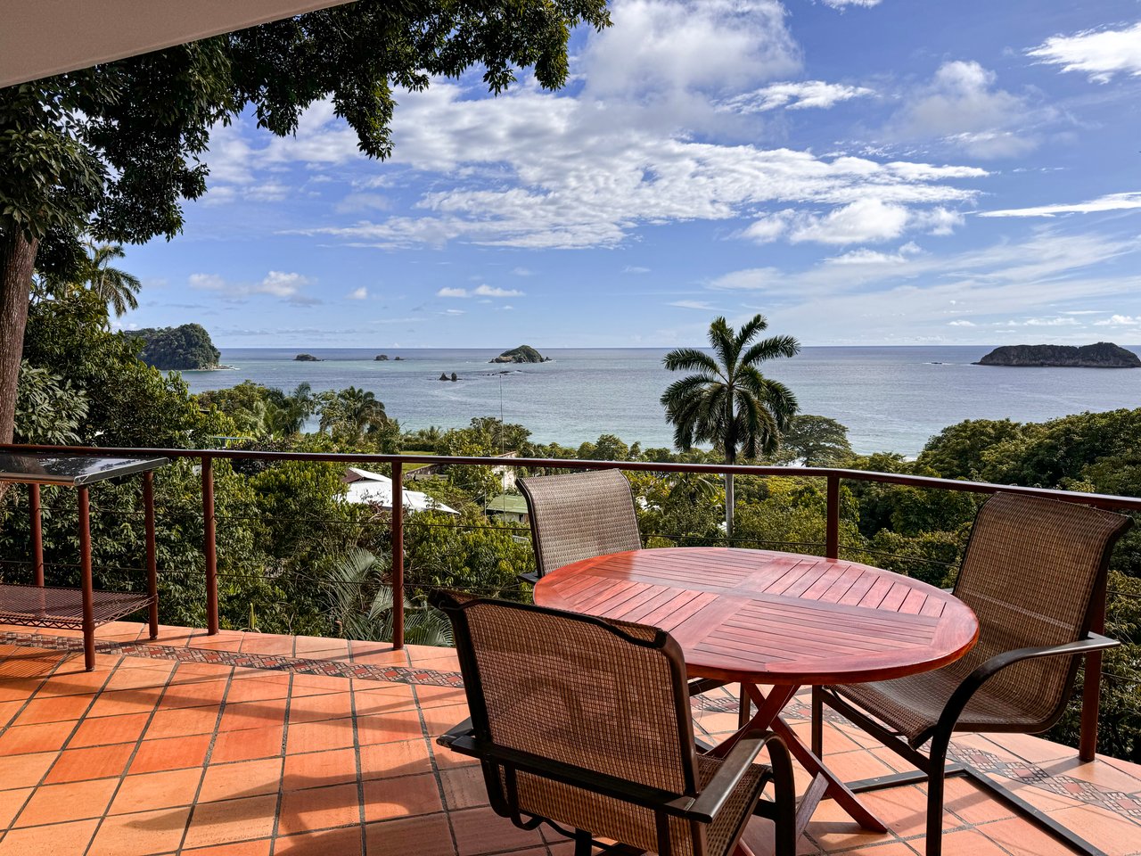 Villa Alegria with Outstanding Ocean View and Short Walk to the Beach