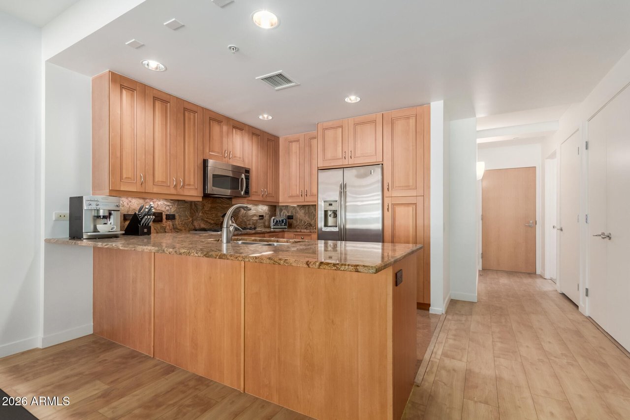 7161 E Rancho Vista Dr, #2015