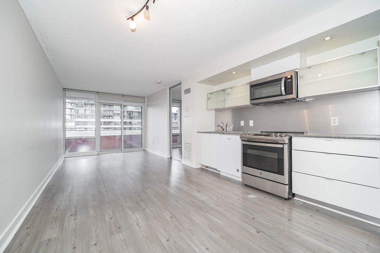 4K Spadina Ave 621