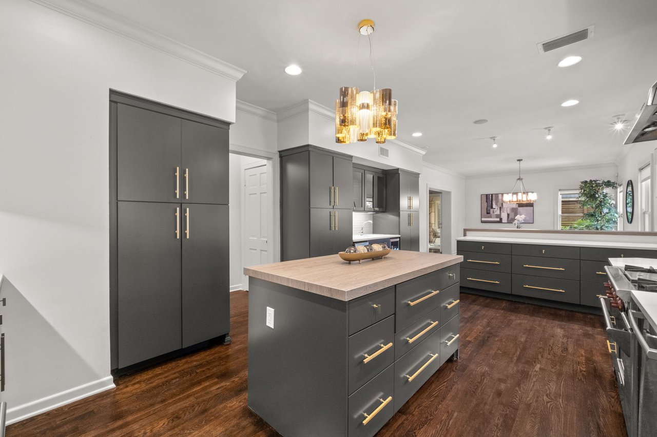 Luxury Property in Olmos Park