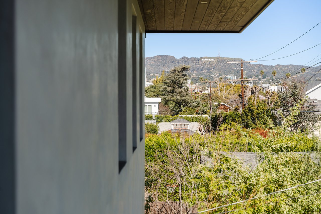 536 N Arden Blvd, Larchmont