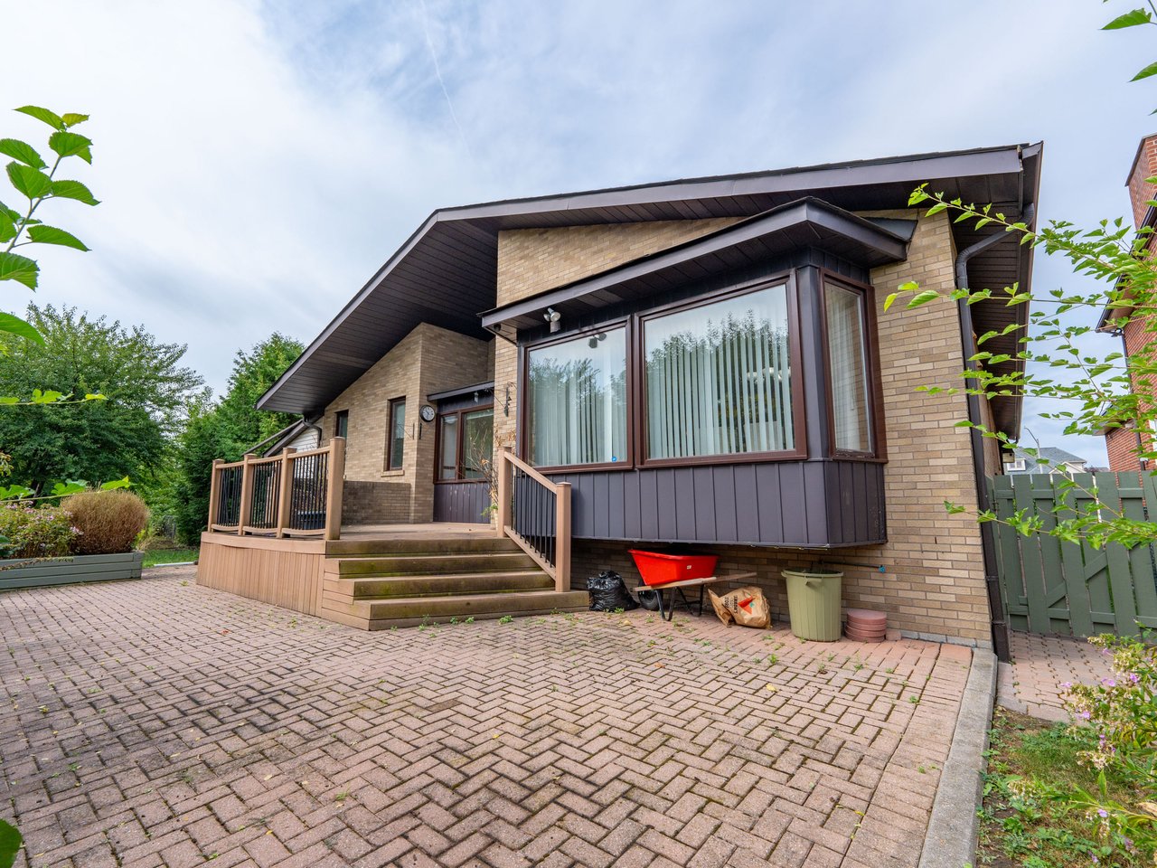 101 Leyburn Ave