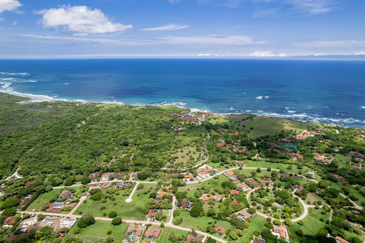 Reserva de Golf 49 – Elegance in Every Corner Hacienda Pinilla