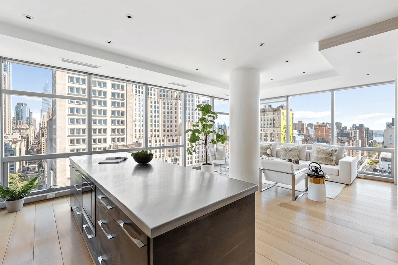 23 East 22nd St #21A
