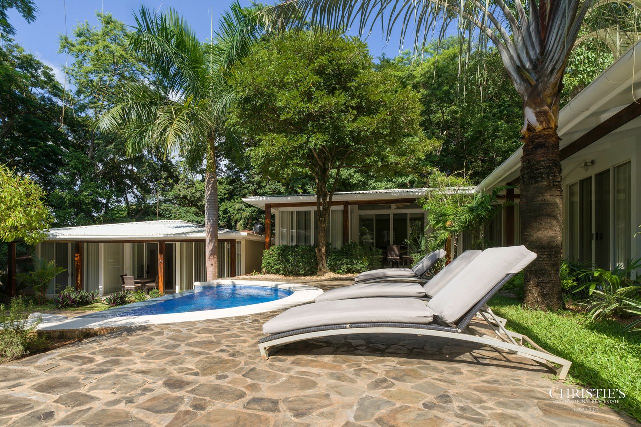 The Breeze Hotel