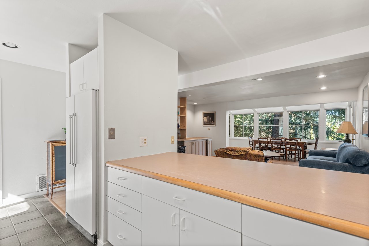 Bright Aspen Townhome: Steps from Culture, Slopes & Transit