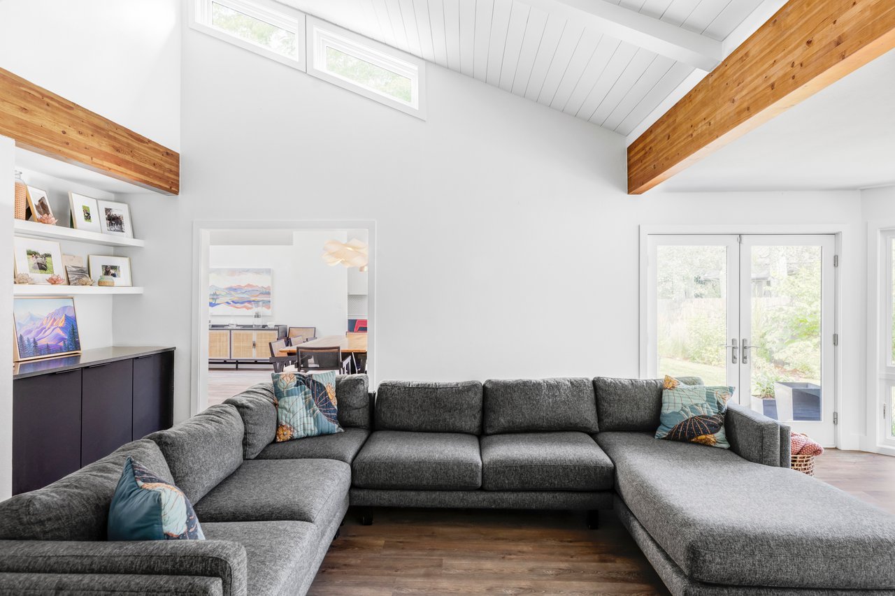 7306 Island Circle