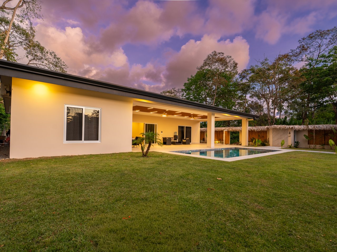 Refined Tropical Home in Uvita, Costa Rica | Walk to Beach & Parque Nacional Marino Ballena