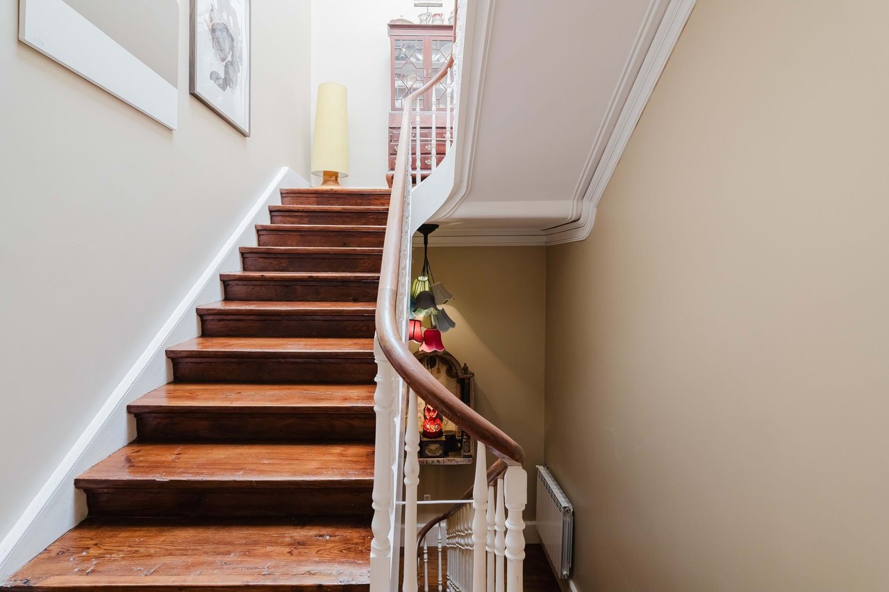 Beautifully Restored Townhouse Property with license for Short-Term rental in Bonfim, Porto