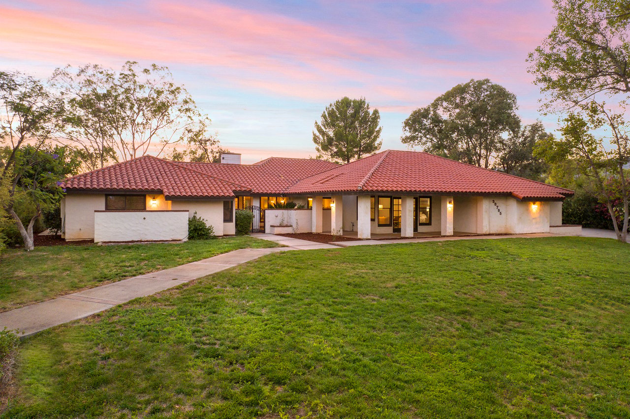 38785 Avenida Bonita