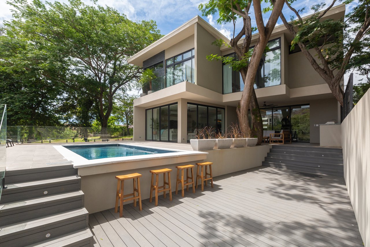 Casa Giving Tree | Modern 5-Bed Luxury Home with Beach Access in Tamarindo, Costa Rica