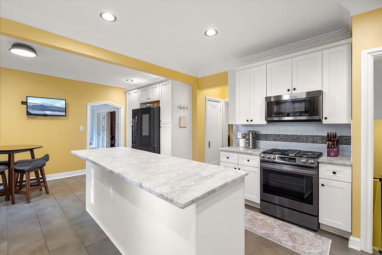 18214 Parkside Street