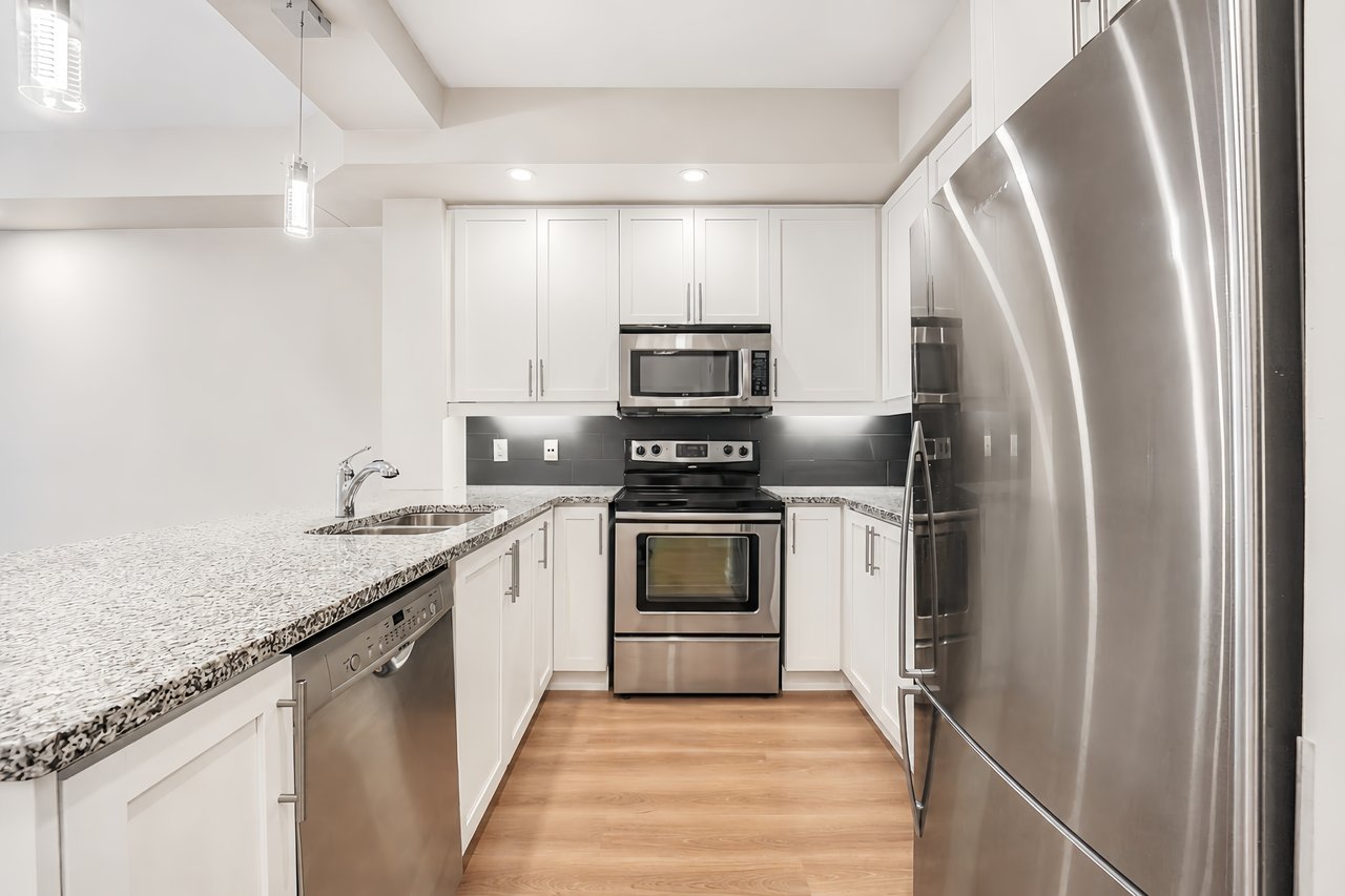 1 Hurontario St 308