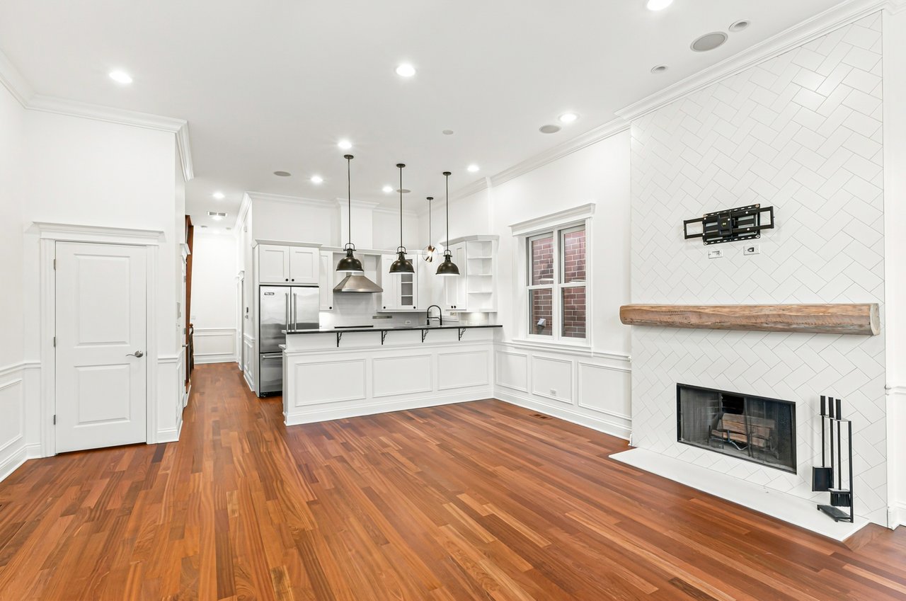 831 W George St #3