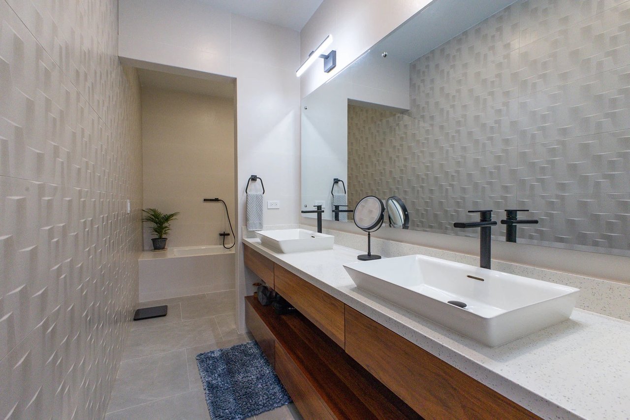 3 Bedroom, Contemporary Estate home in Manuel Antonio 