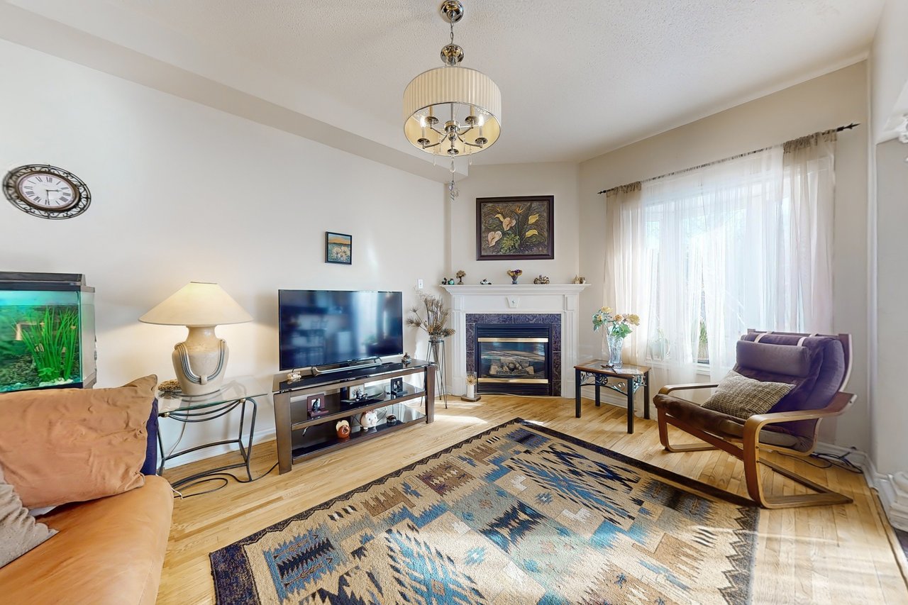 189 Humberland Dr