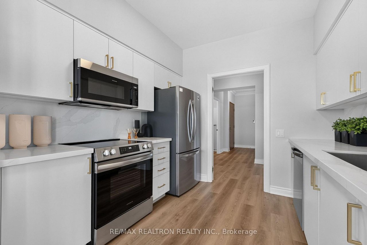 NORTH YORK LUXURY 